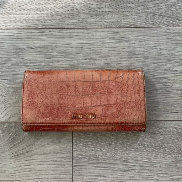 Miu Miu Pink Leather Snap Closure Long Wallet - Picture 2 of 12